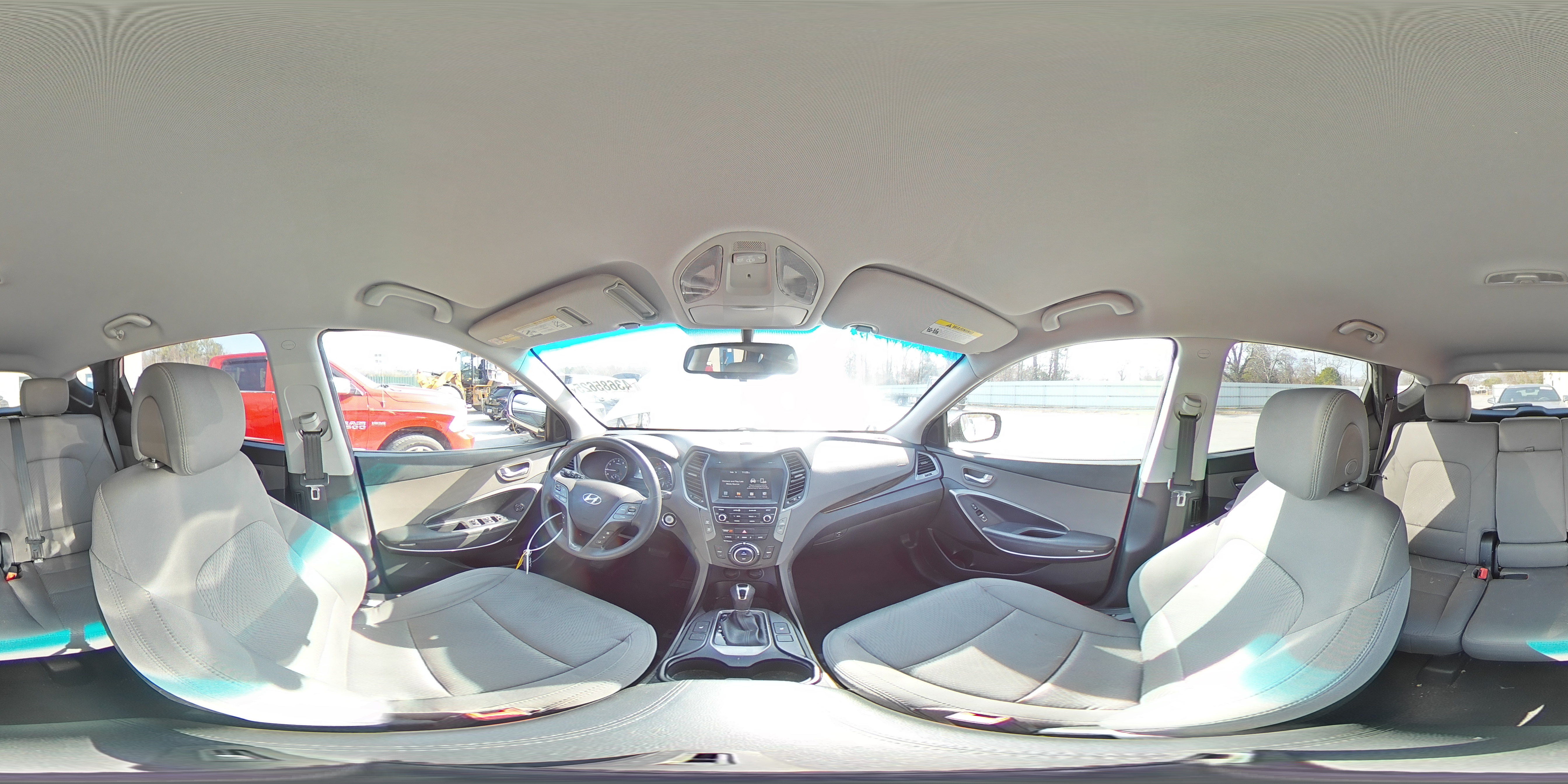2018 Hyundai Santa Fe - Image 15