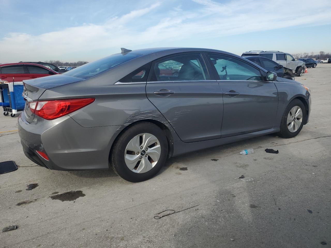 2014 Hyundai Sonata - Image 3