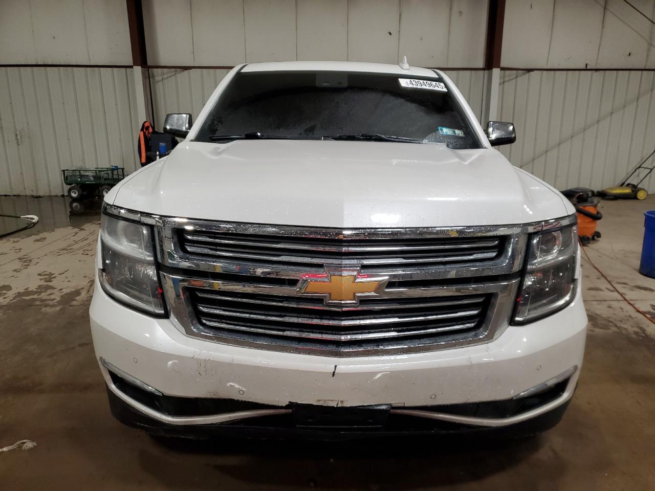 2017 Chevrolet Suburban - Image 5