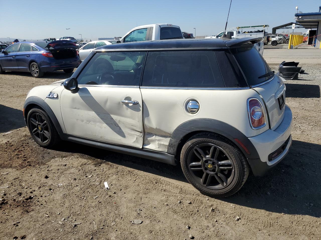 2013 MINI Cooper - Image 2