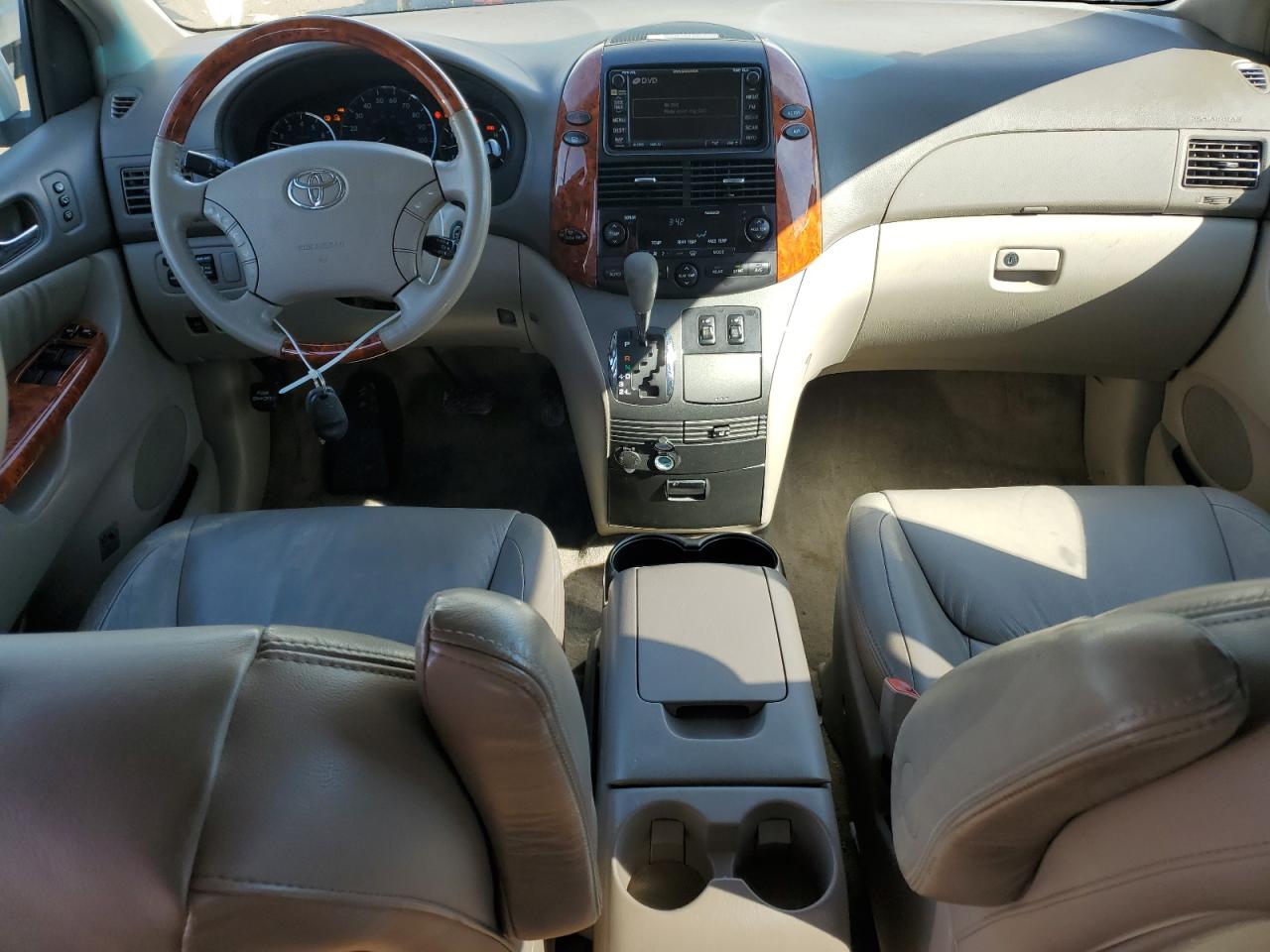 2009 Toyota Sienna - Image 8