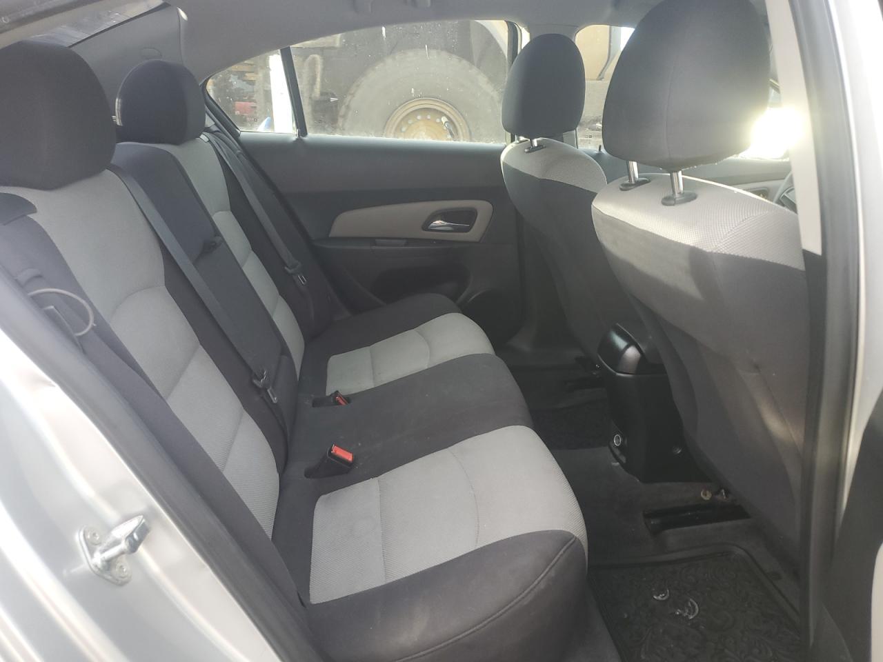 2013 Chevrolet Cruze - Image 11