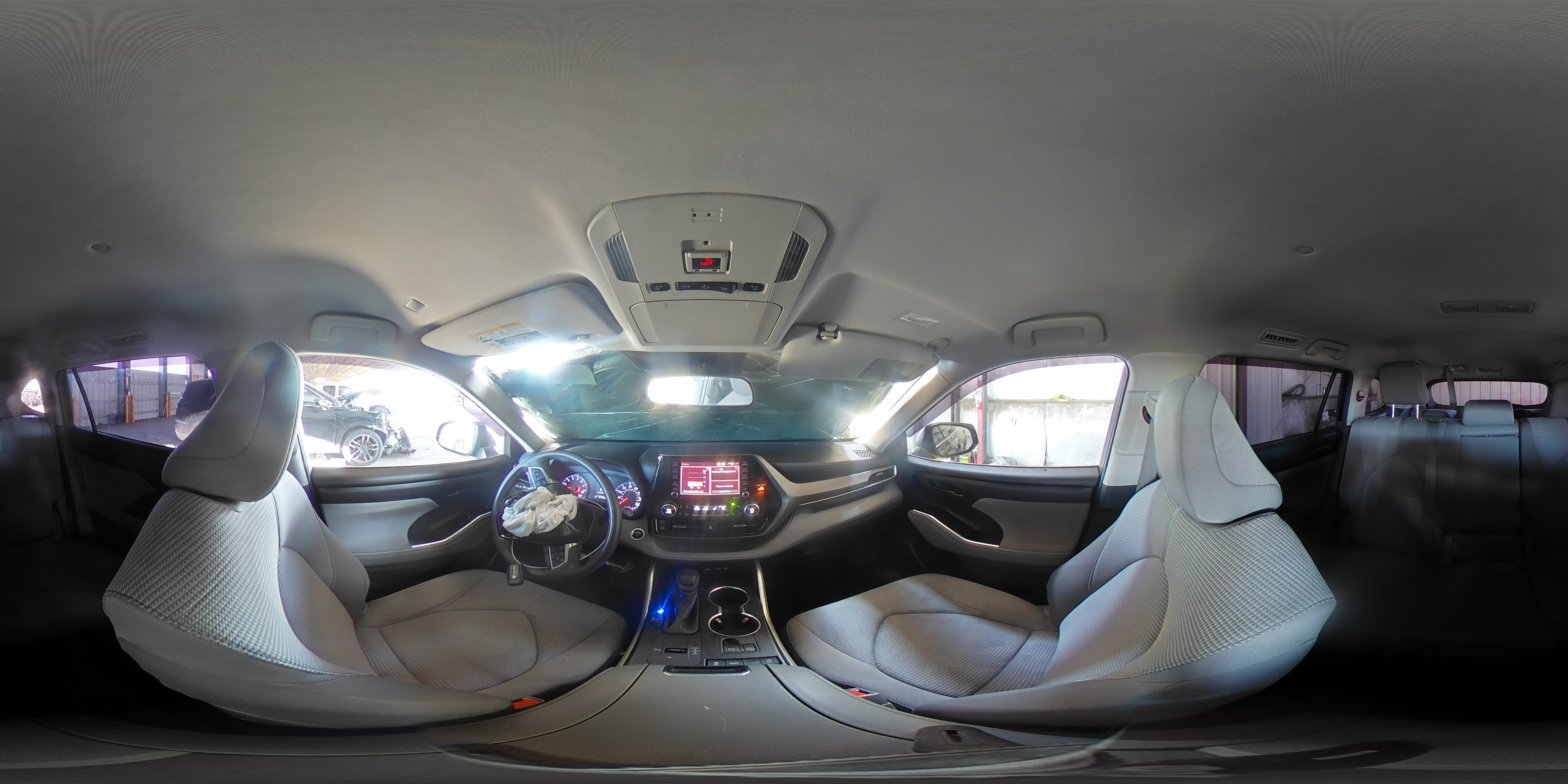2020 Toyota Highlander - Image 14