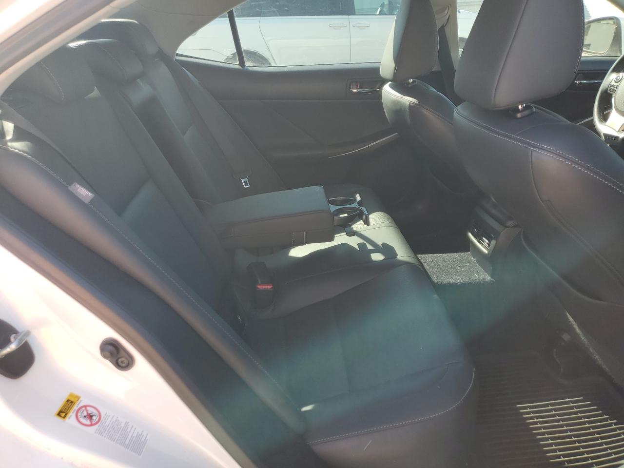 2014 Lexus IS - Image 10