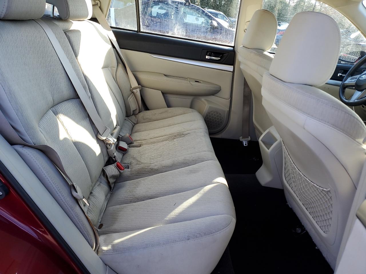 2011 Subaru Outback - Image 10