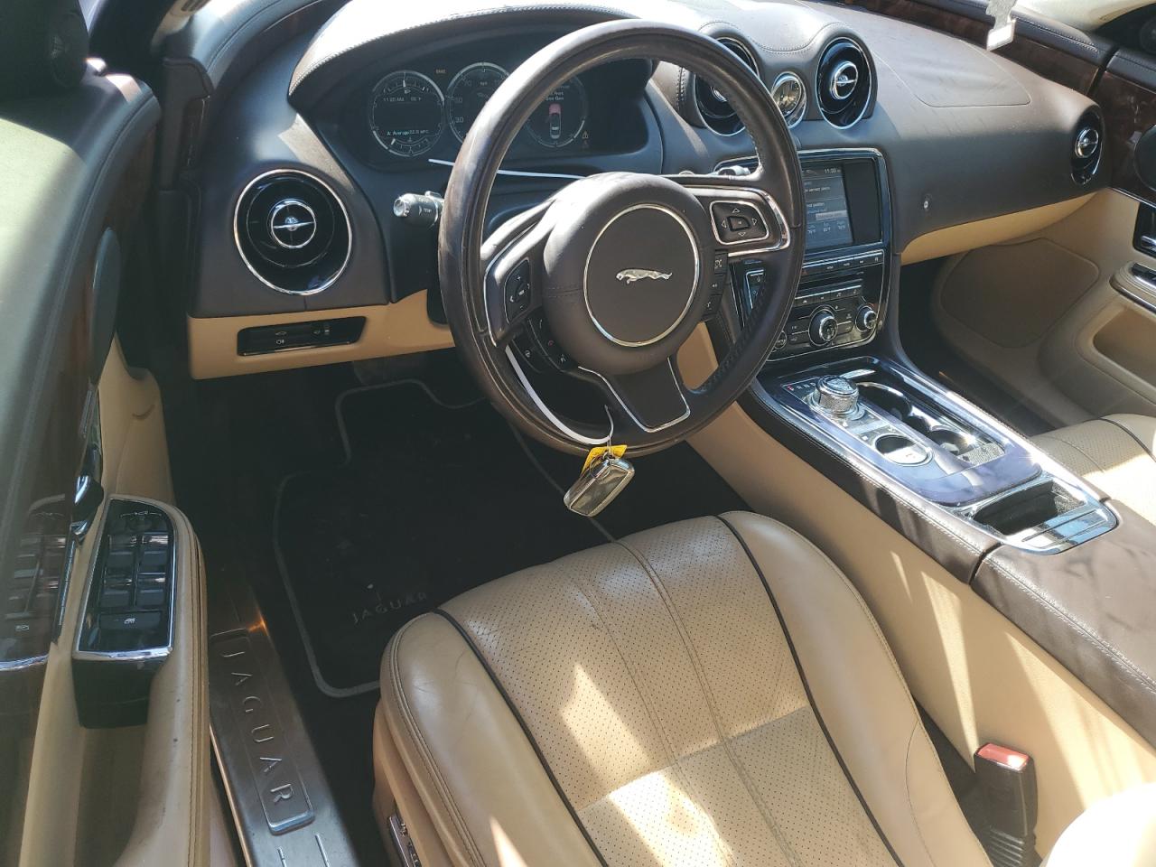 2013 Jaguar XJ - Image 9