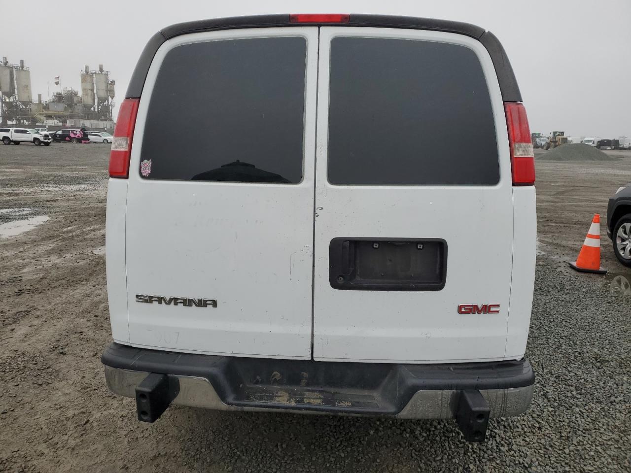2017 GMC Savana - Image 6