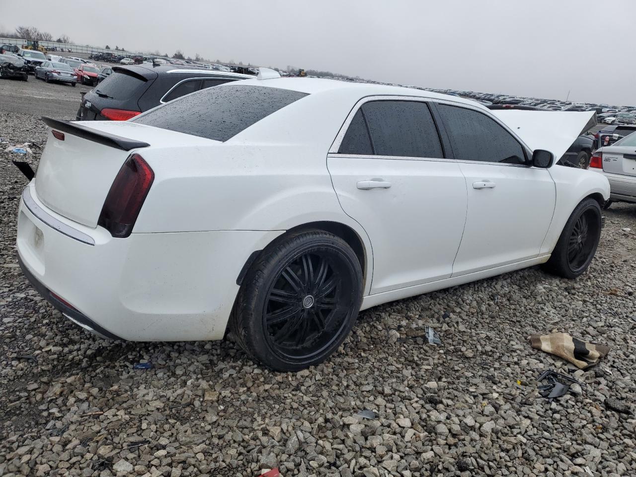 2016 Chrysler 300 - Image 3