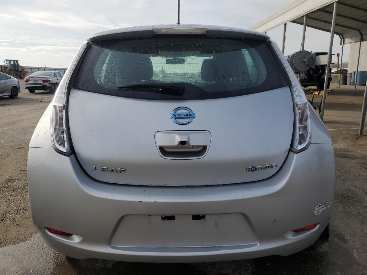 2015 Nissan Leaf - Image 6