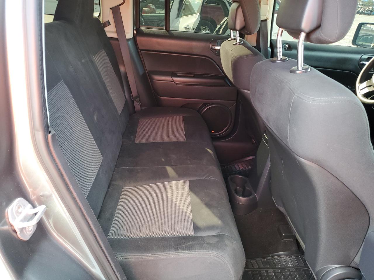 2012 Jeep Liberty (Patriot) - Image 11