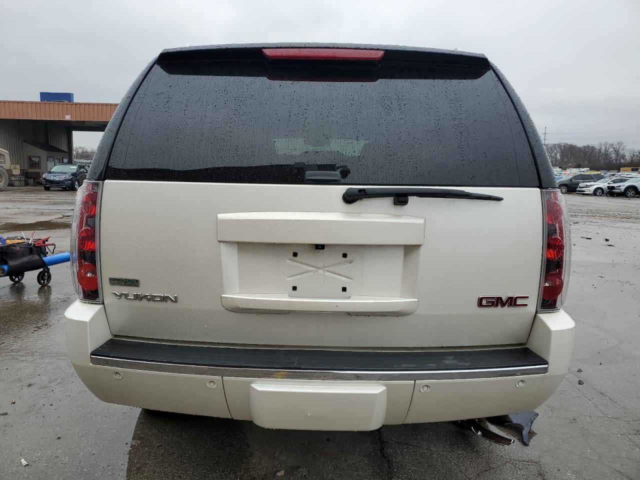 2011 GMC Yukon Denali VIN: 1GKS2EEF8BR246004 Lot: 43920255