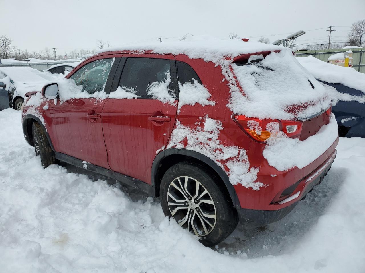 2018 Mitsubishi Outlander - Image 2