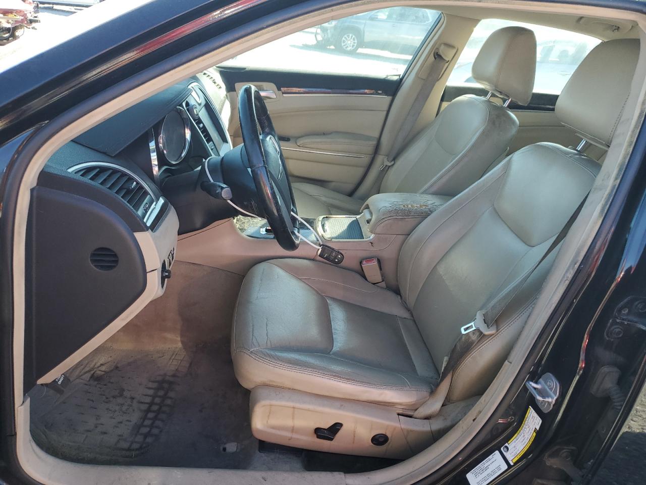 2012 Chrysler 300 - Image 7
