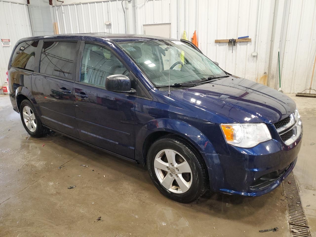 2017 Dodge Caravan - Image 4