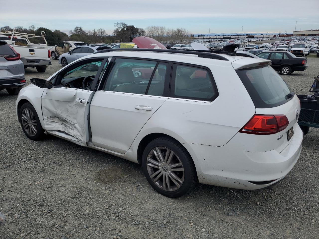 2015 Volkswagen Golf - Image 2