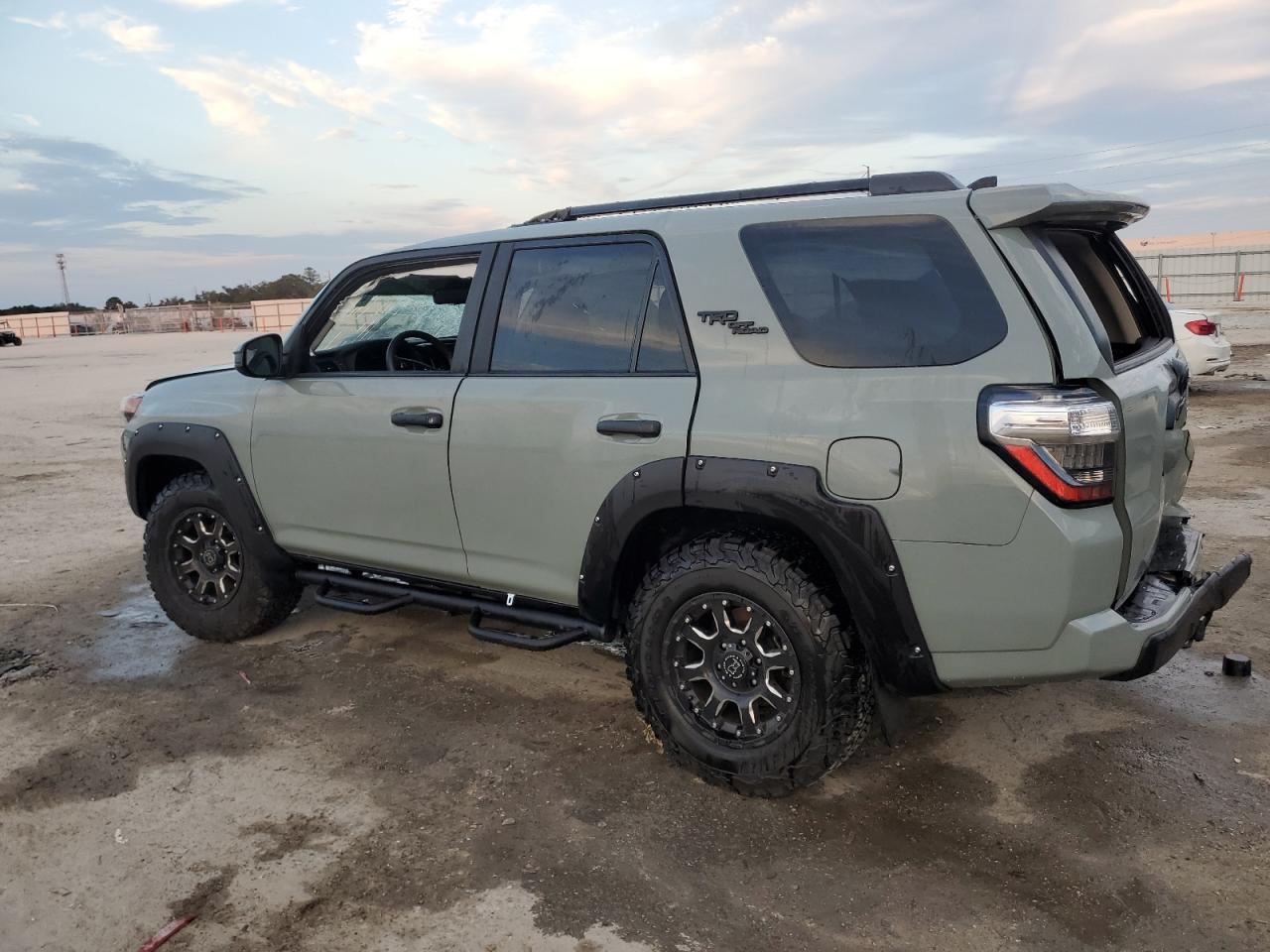 2022 Toyota 4Runner - Image 2