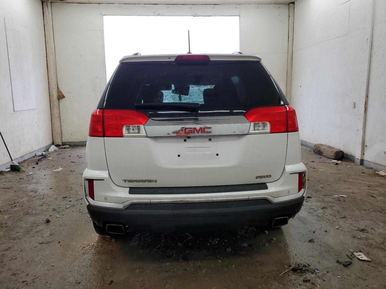 2017 GMC Terrain - Image 6