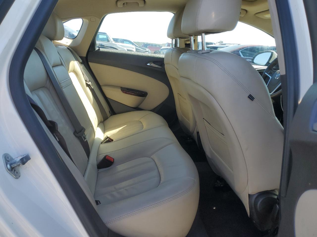 2014 Buick Verano - Image 10