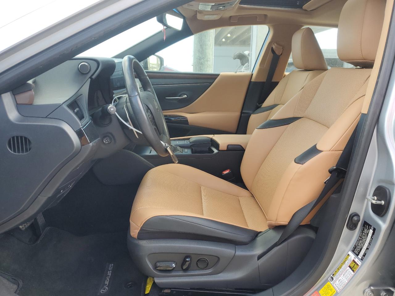 2022 Lexus ES - Image 7