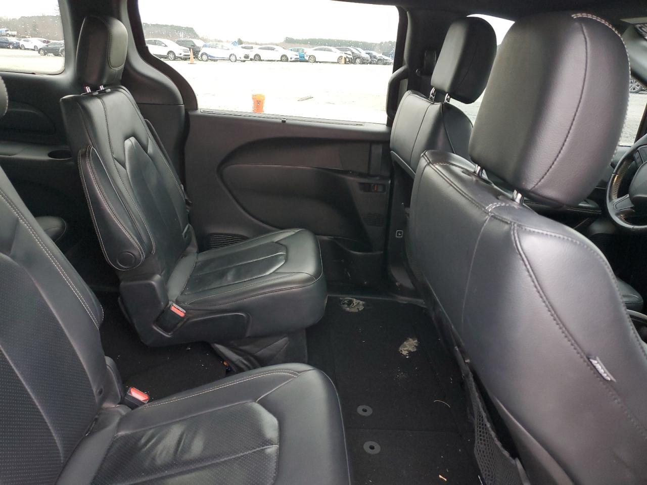 2019 Chrysler Pacifica - Image 11