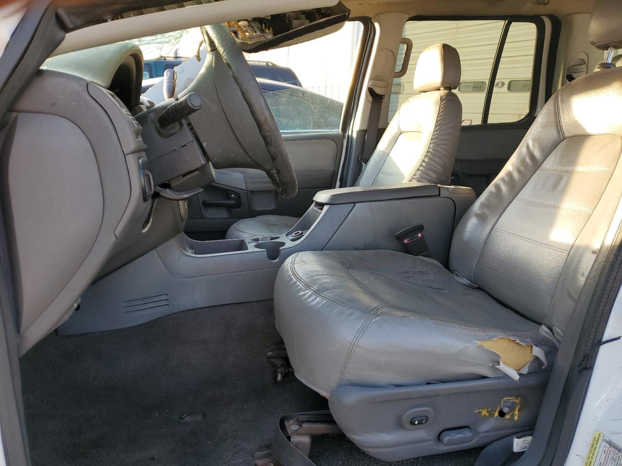 2005 Ford Explorer - Image 7