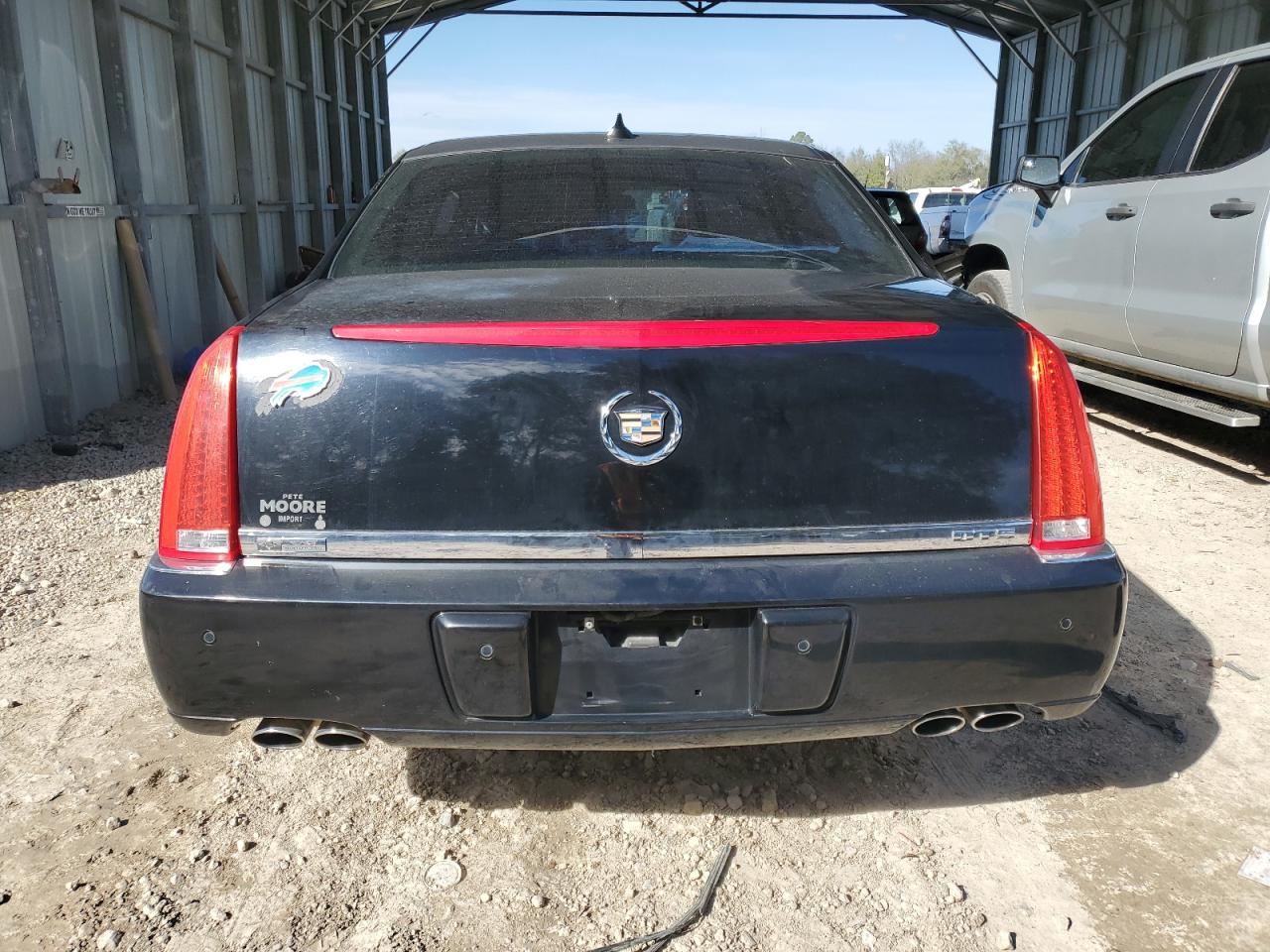 2011 Cadillac DTS - Image 6