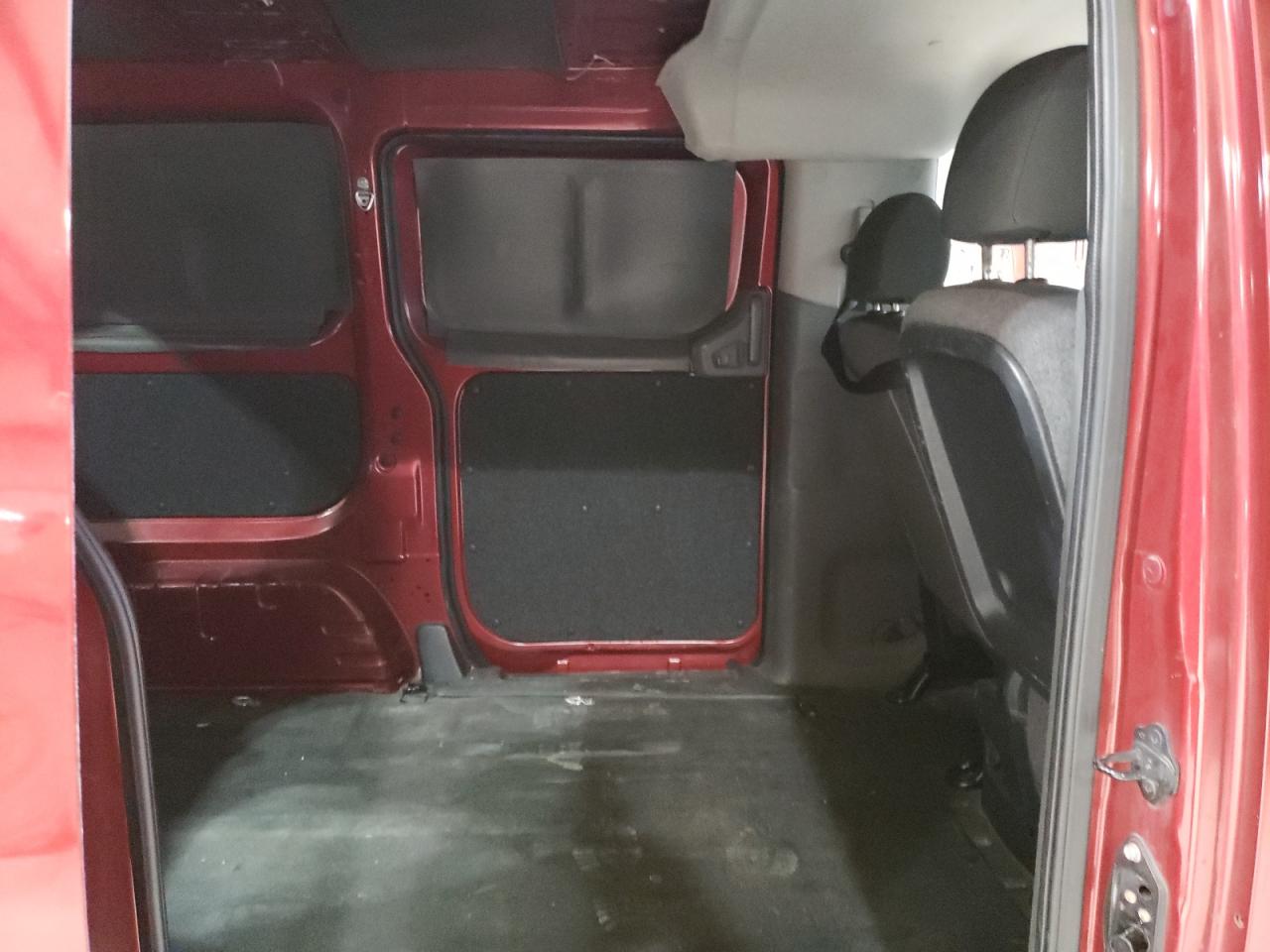 2015 Nissan NV - Image 12