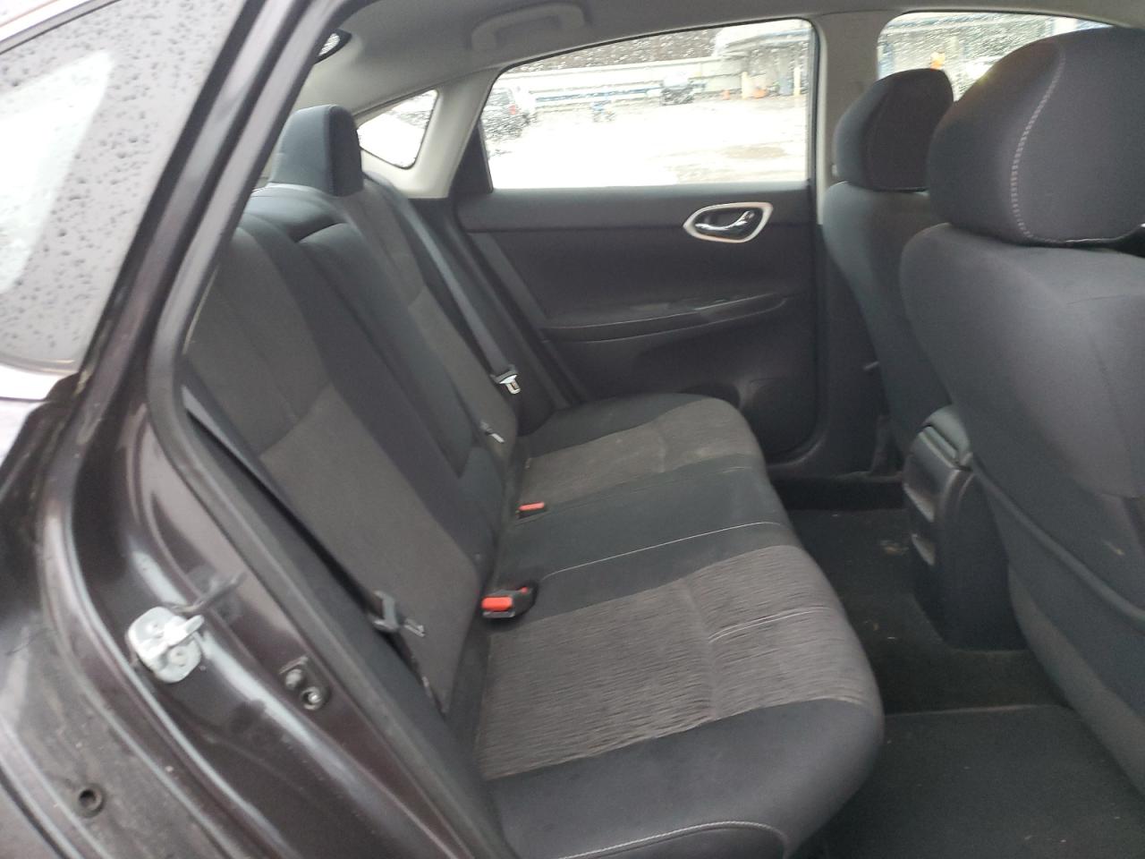 2015 Nissan Sentra - Image 10