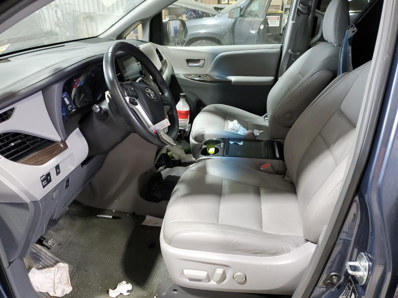 2015 Toyota Sienna - Image 7