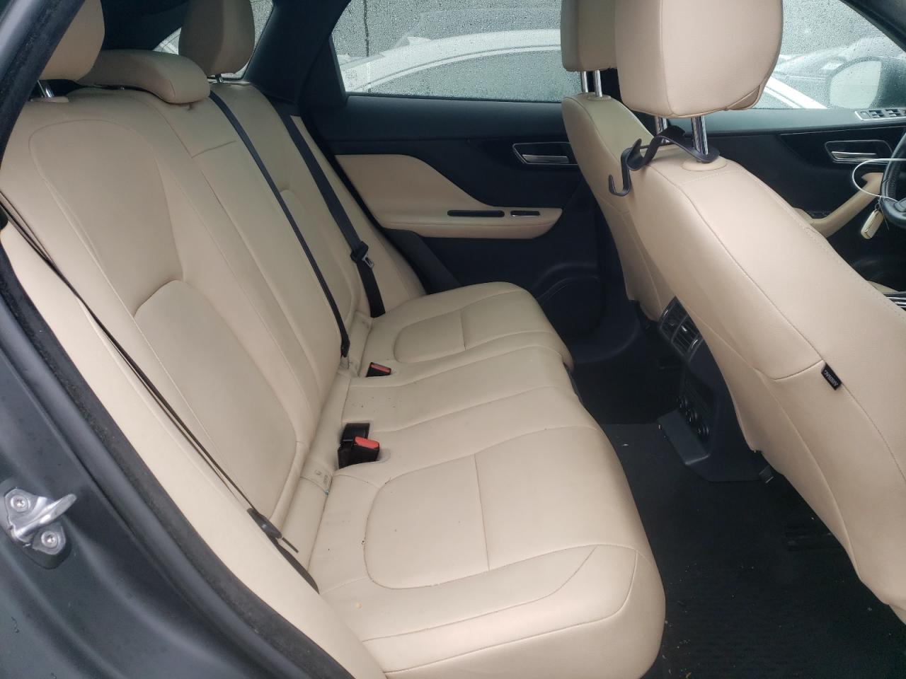 2019 Jaguar F-Pace - Image 10