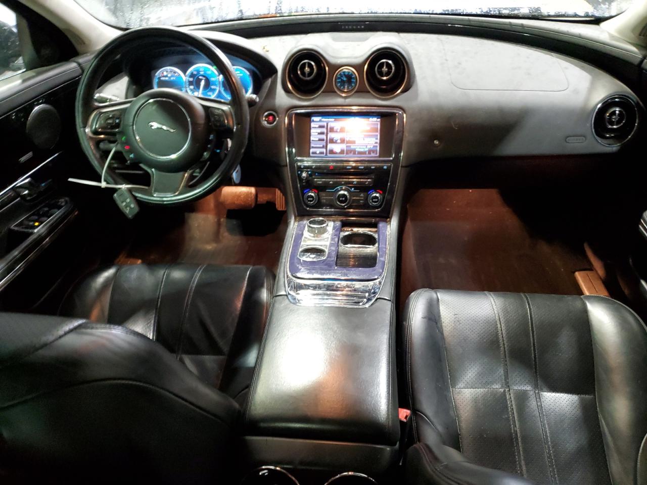 2013 Jaguar XJ - Image 8