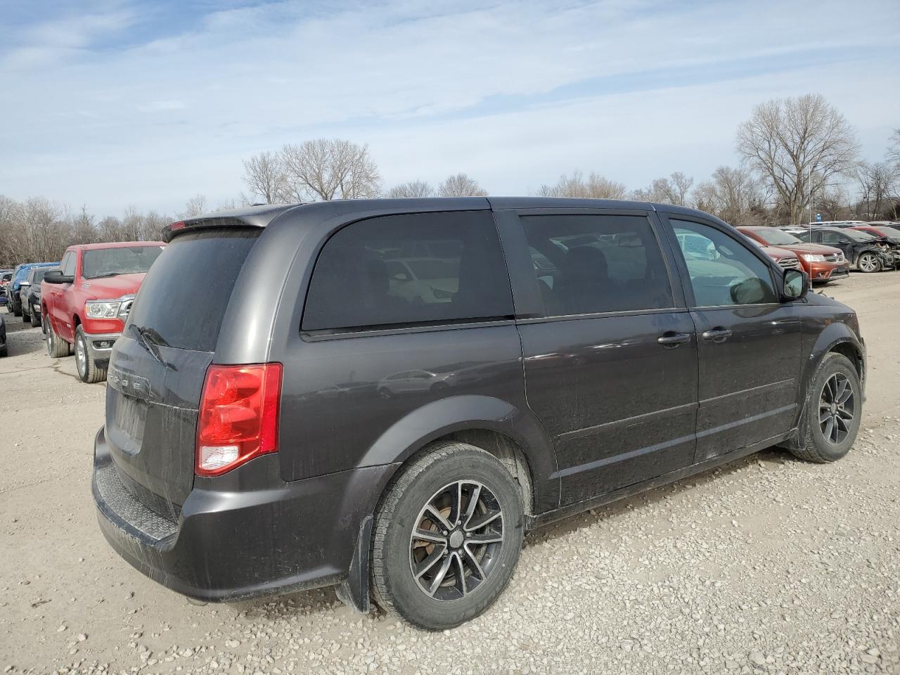 2016 Dodge Caravan - Image 3