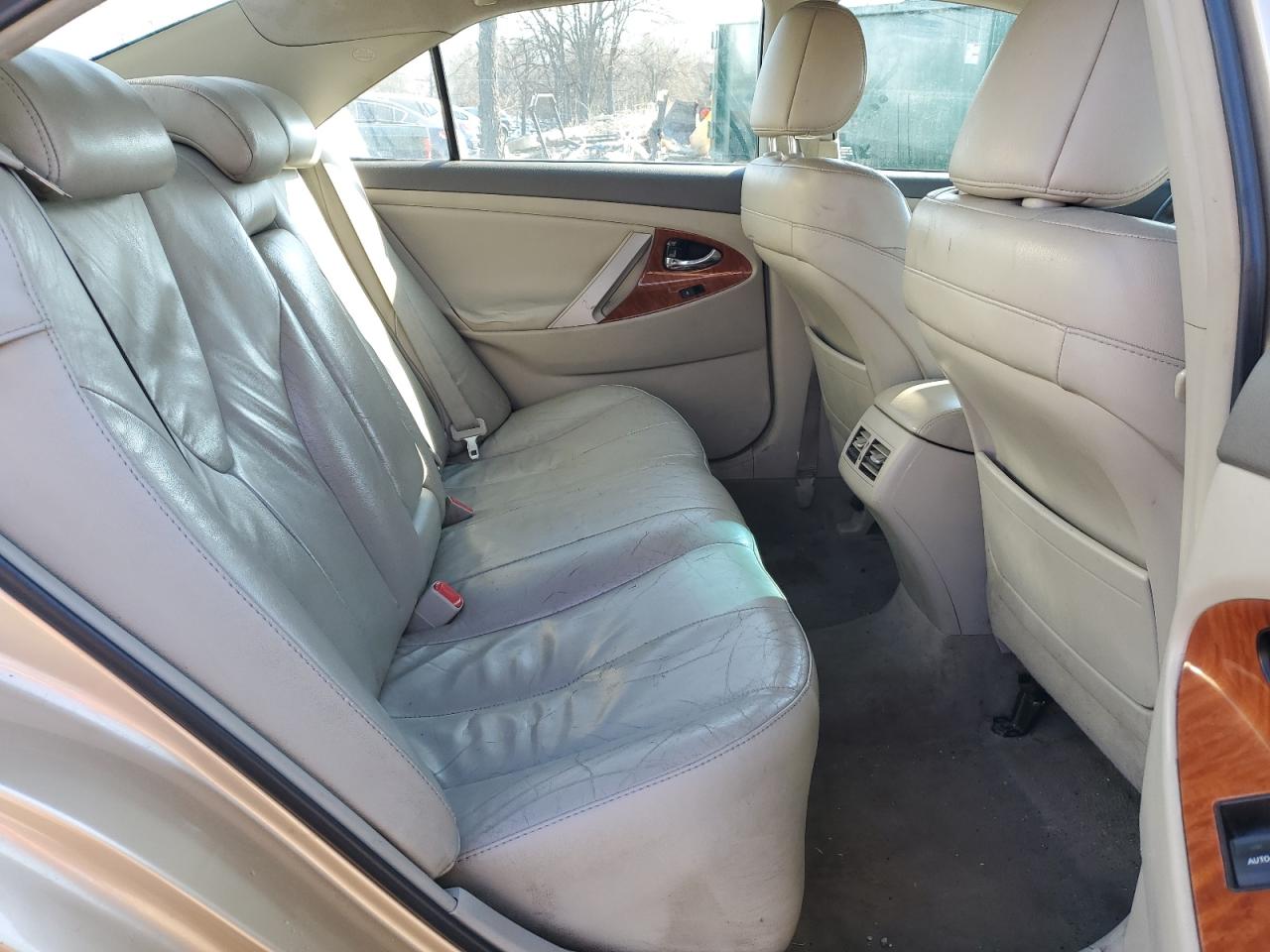 2011 Toyota Camry - Image 10