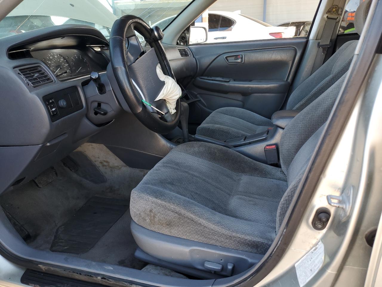 2000 Toyota Camry - Image 7