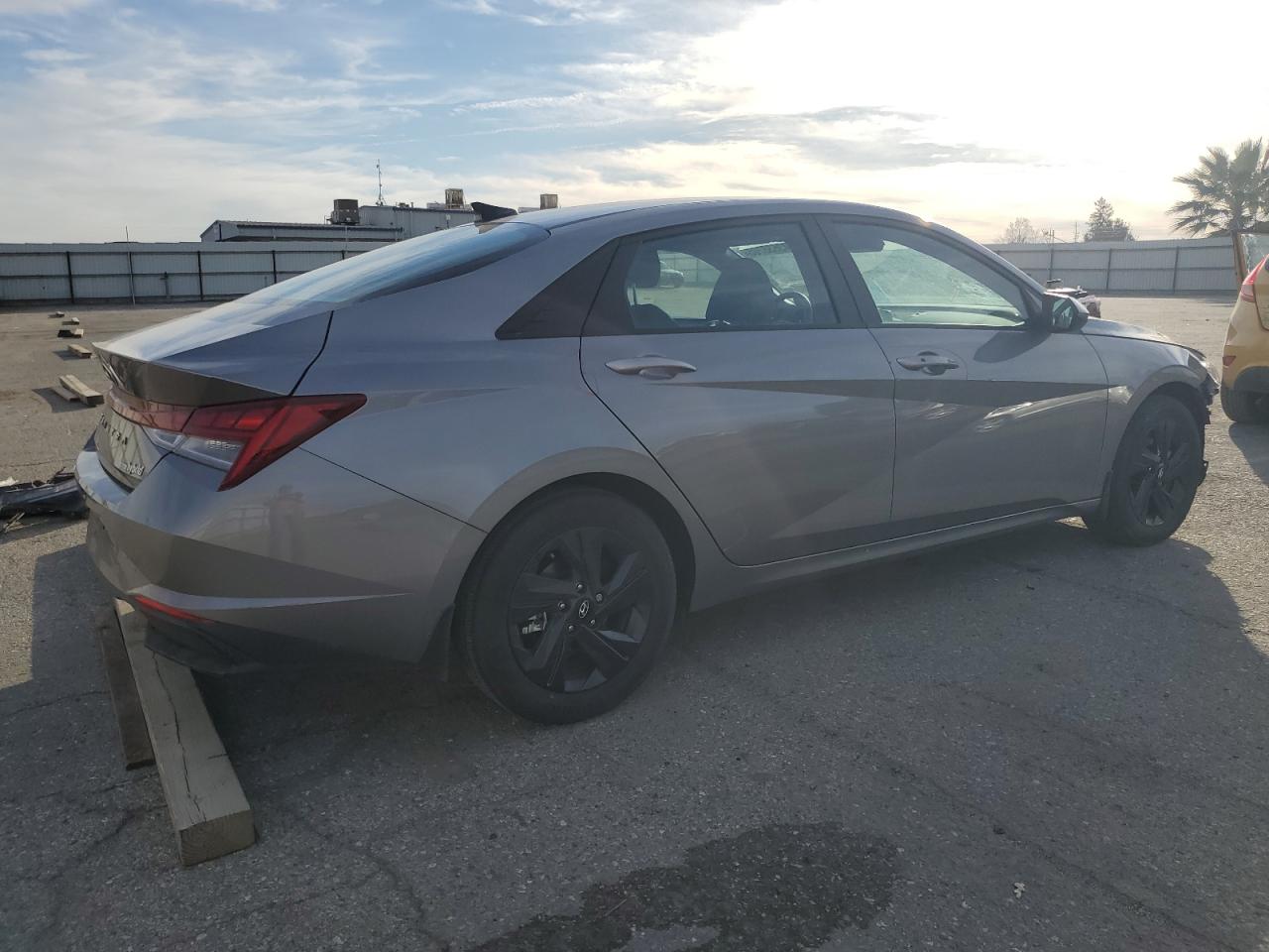 2023 Hyundai Elantra - Image 3
