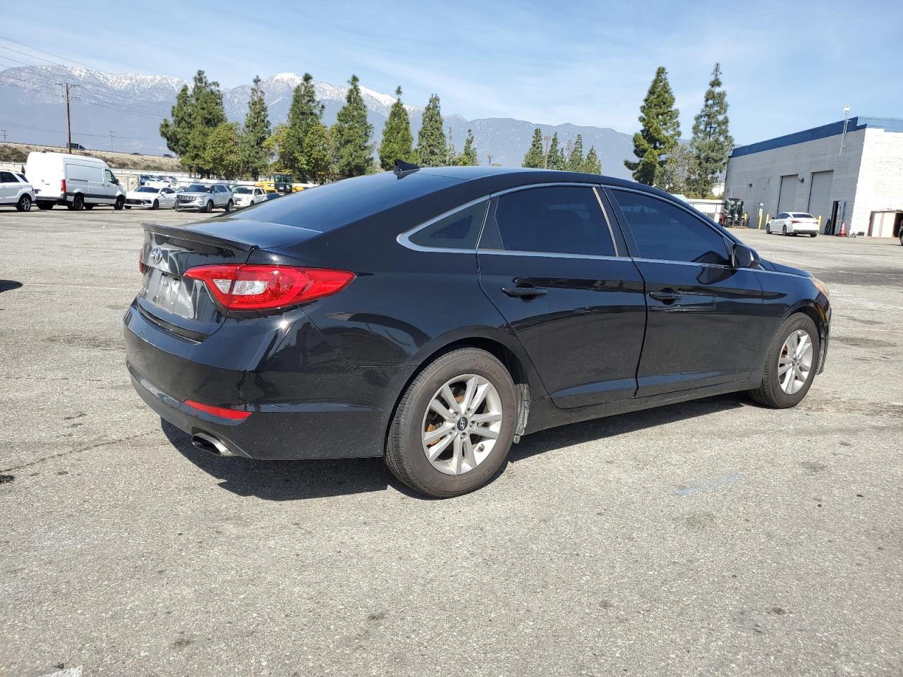 2017 Hyundai Sonata - Image 3