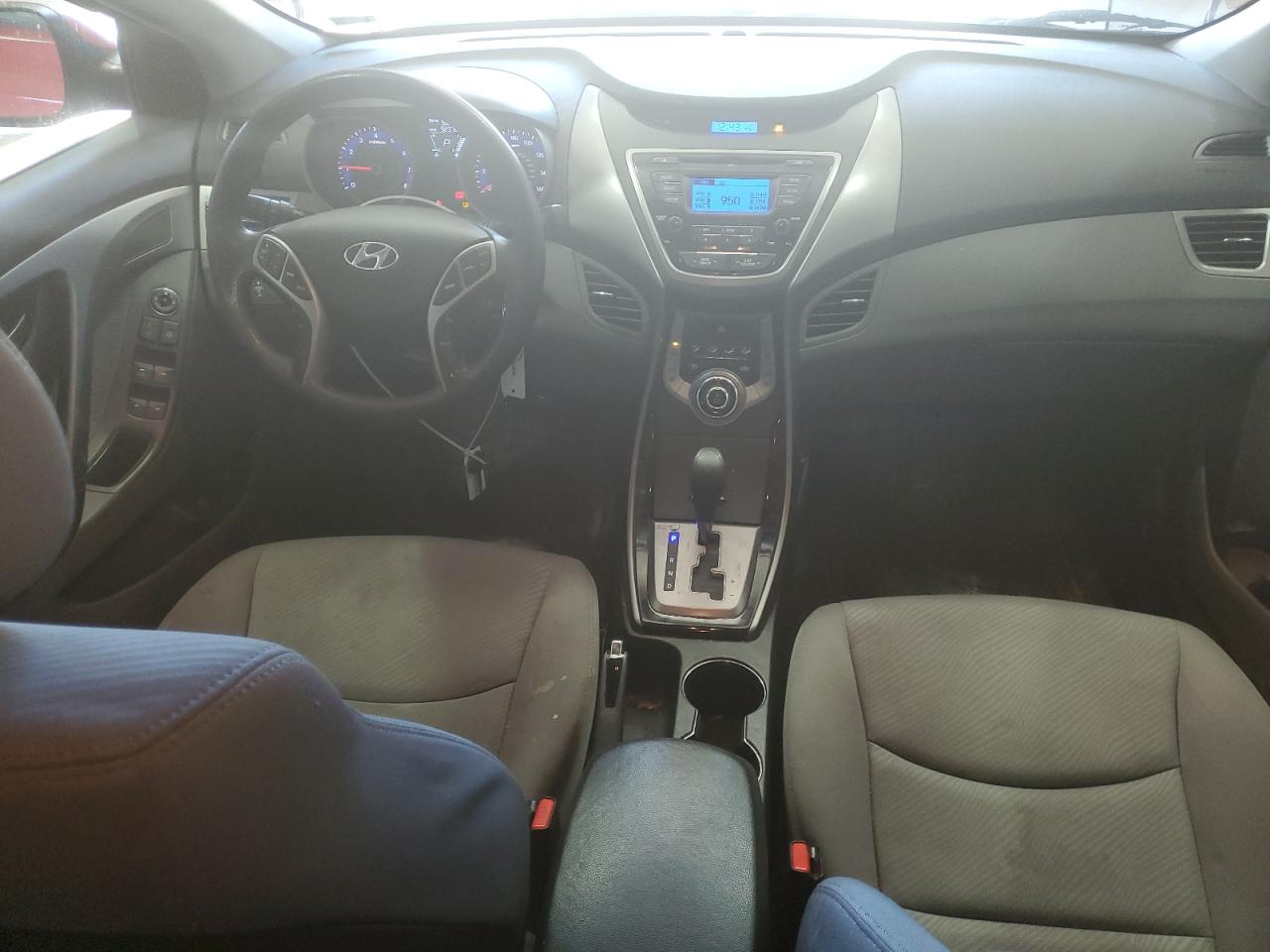 2013 Hyundai Elantra - Image 8