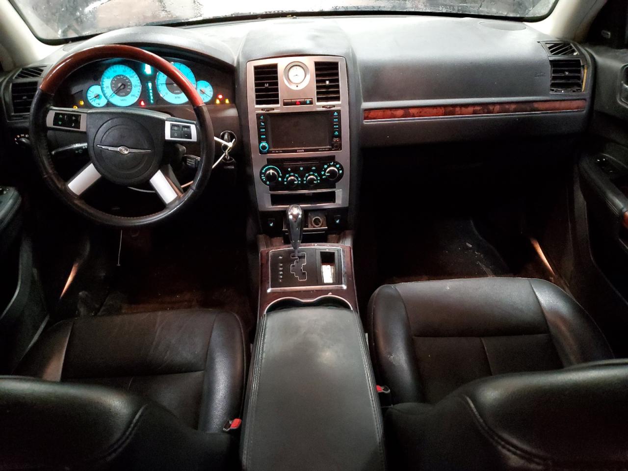 2010 Chrysler 300 - Image 8