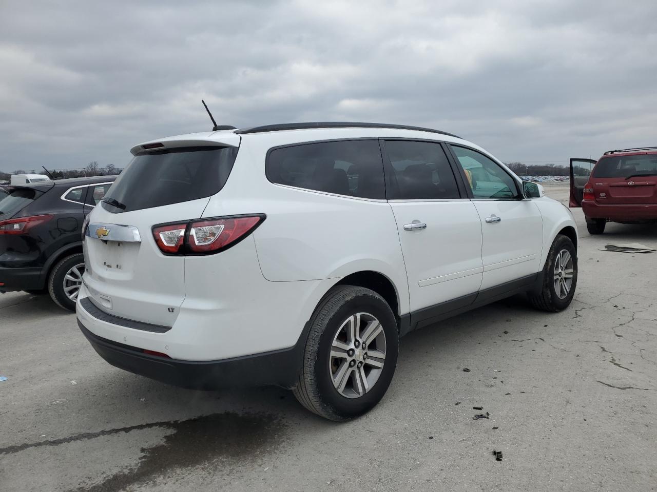 2017 Chevrolet Traverse - Image 3