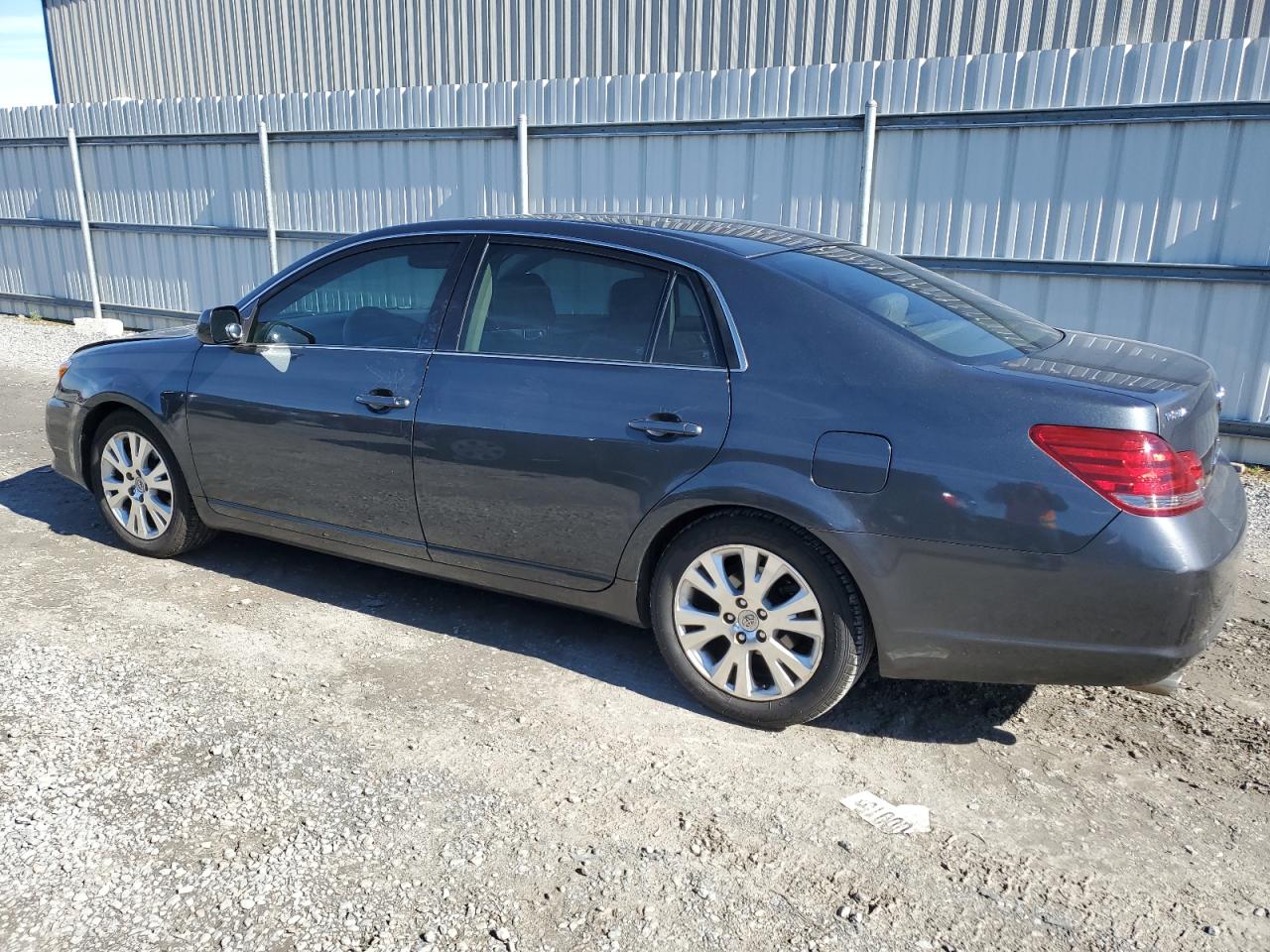 2008 Toyota Avalon - Image 2