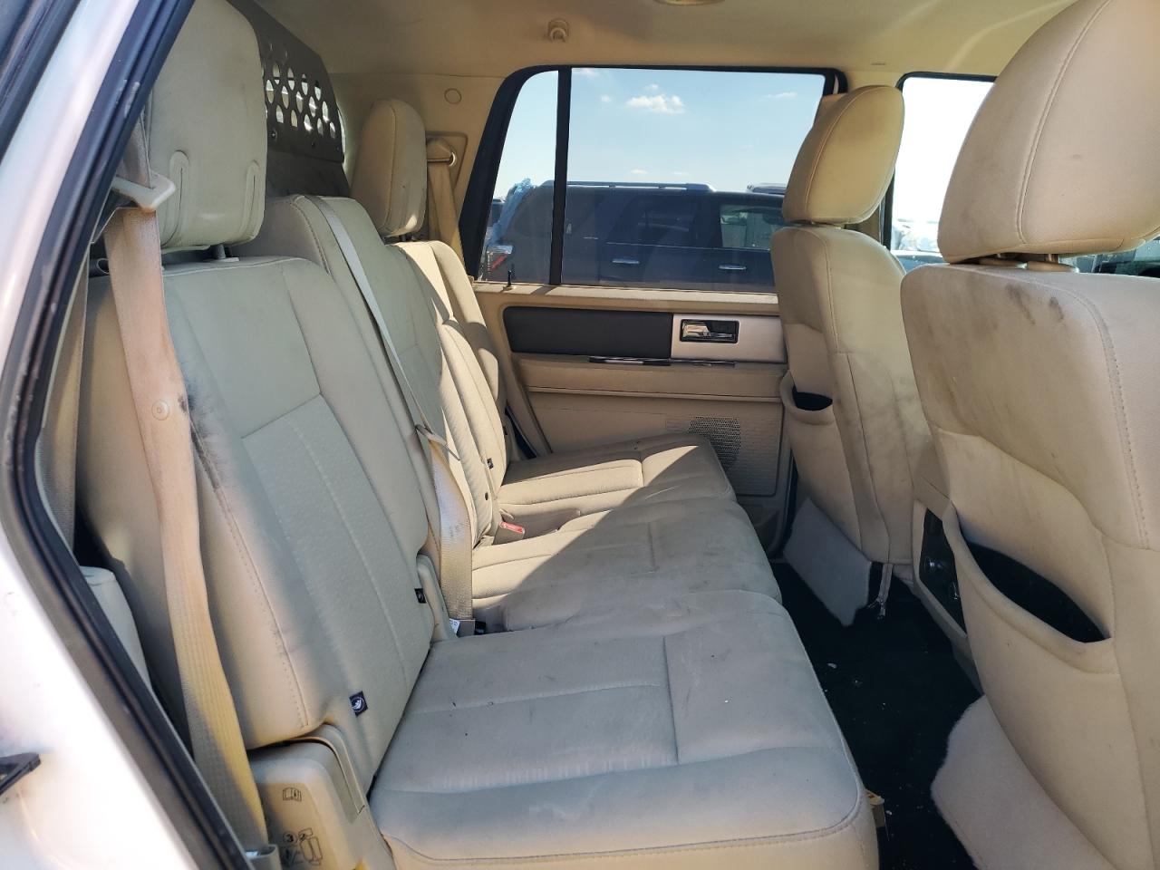 2015 Ford Expedition - Image 11