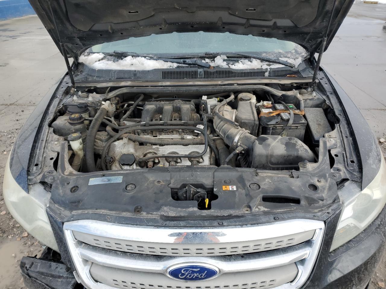 2011 Ford Taurus - Image 11
