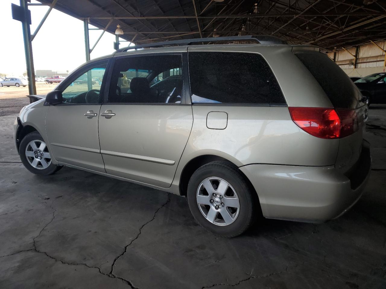 2006 Toyota Sienna - Image 2