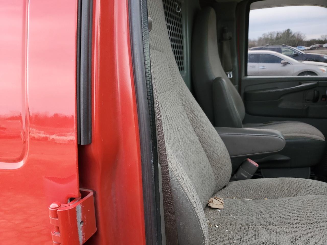 2012 Chevrolet Express - Image 10