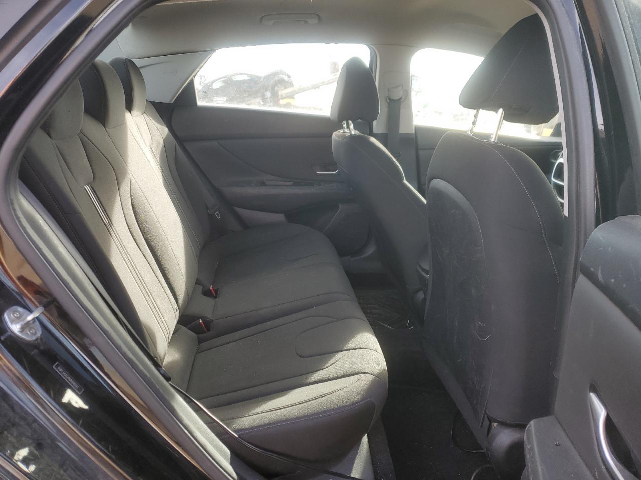 2021 Hyundai Elantra - Image 10
