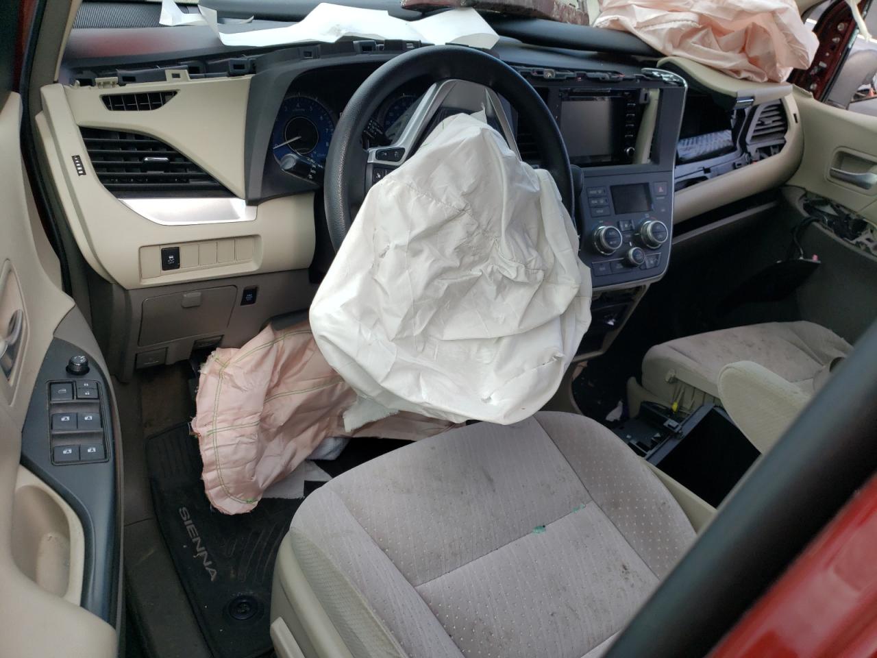 2018 Toyota Sienna - Image 8