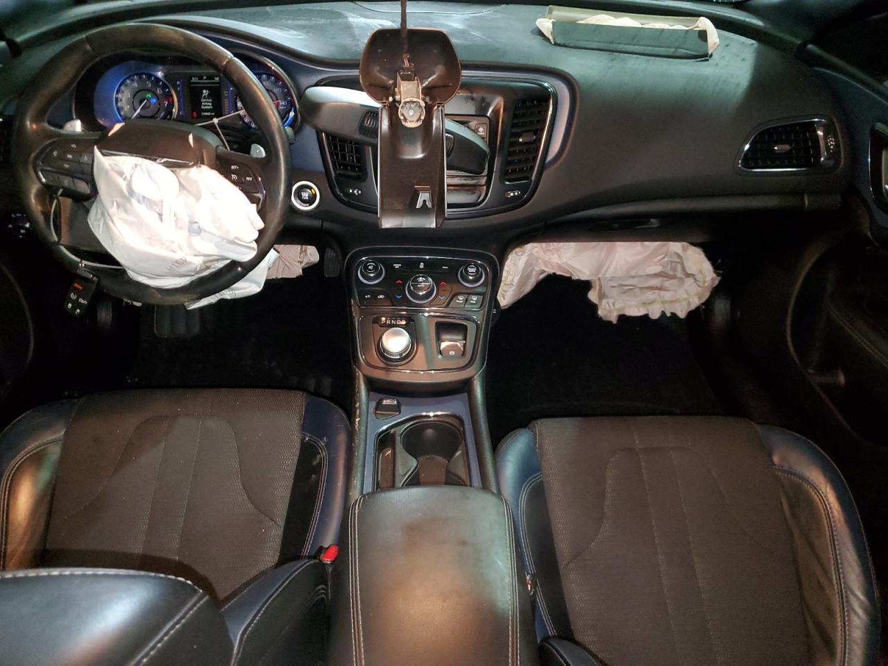 2016 Chrysler 200 - Image 8