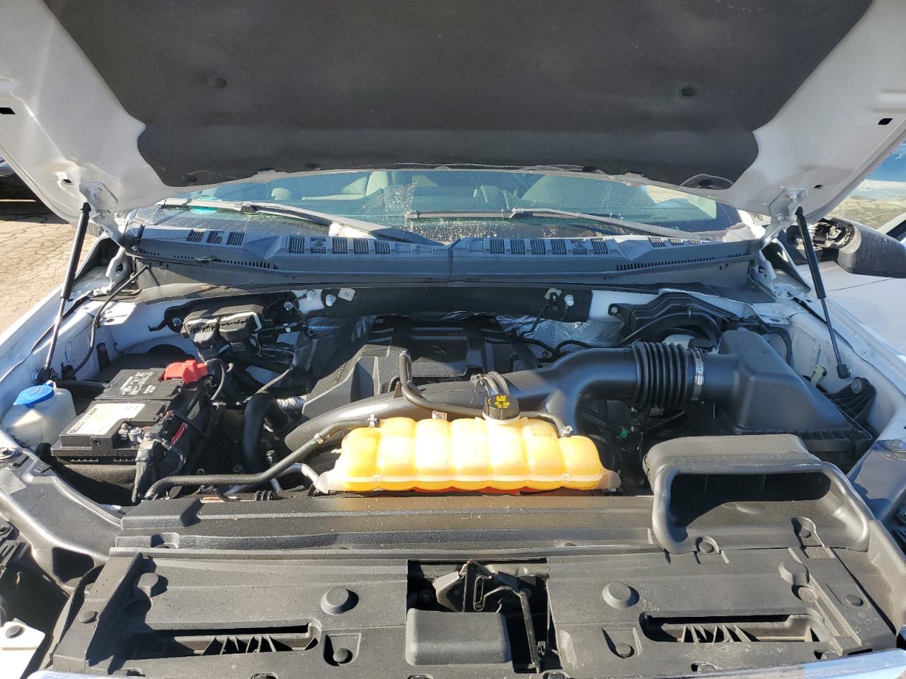 2015 Ford F-150 - Image 12