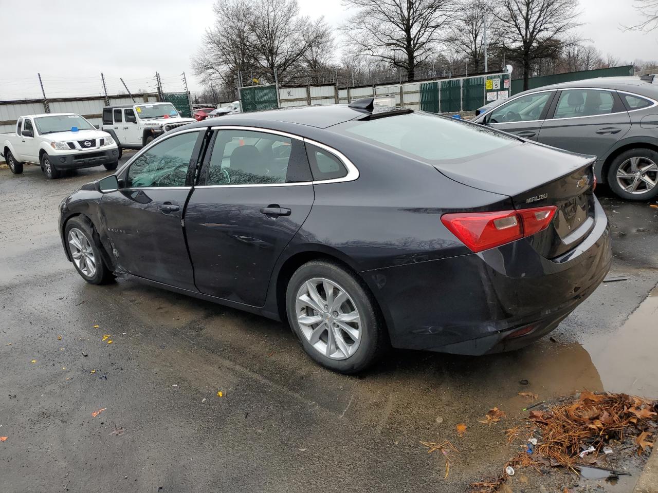 2023 Chevrolet Malibu - Image 2