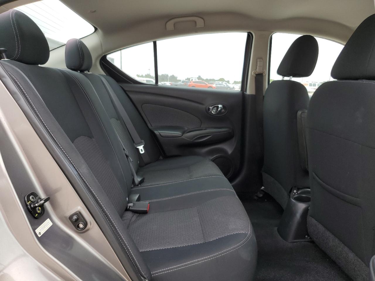 2015 Nissan Versa - Image 10